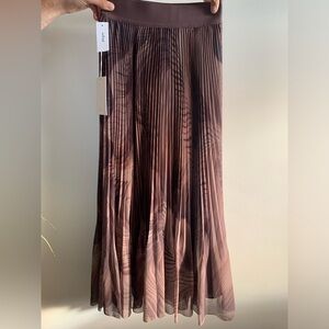 Aritzia brown pleated skirt